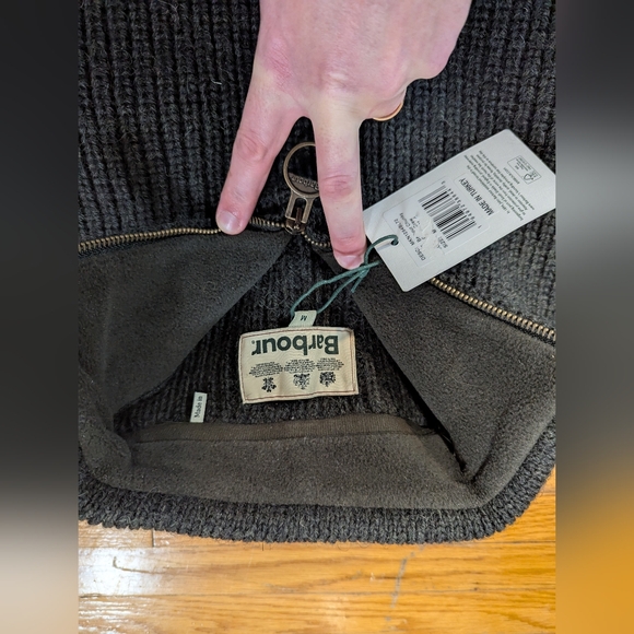 Barbour chunky 1/4 lambs wool zip sweater. Medium.dark  Olive - Picture 4 of 4